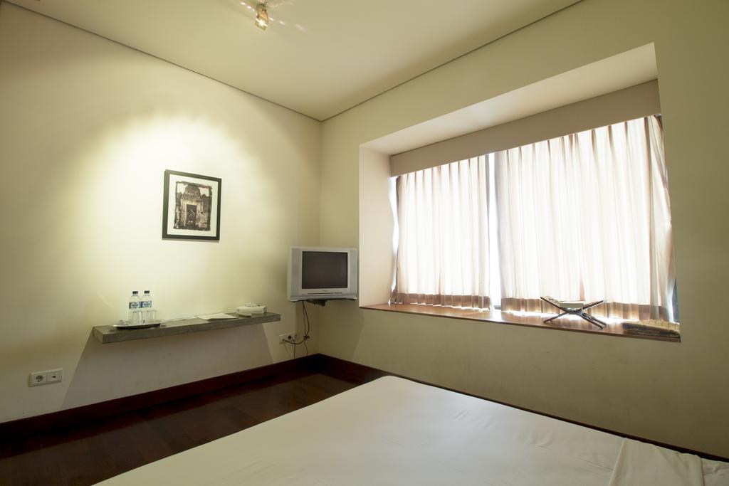 Reddoorz @ Gegerkalong Girang Hotel Bandung Phòng bức ảnh