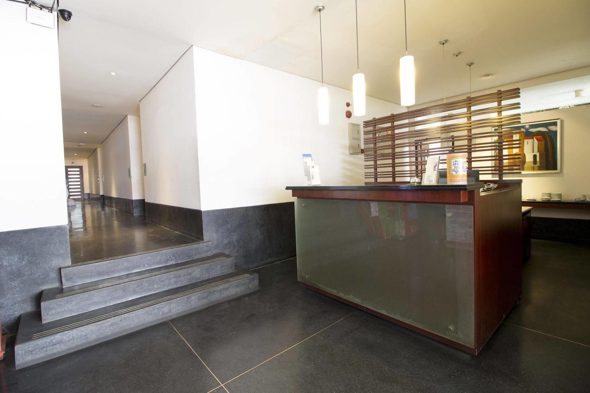 Reddoorz @ Gegerkalong Girang Hotel Bandung Ngoại thất bức ảnh