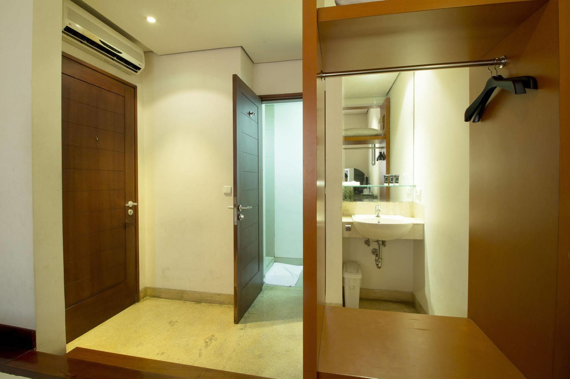 Reddoorz @ Gegerkalong Girang Hotel Bandung Ngoại thất bức ảnh