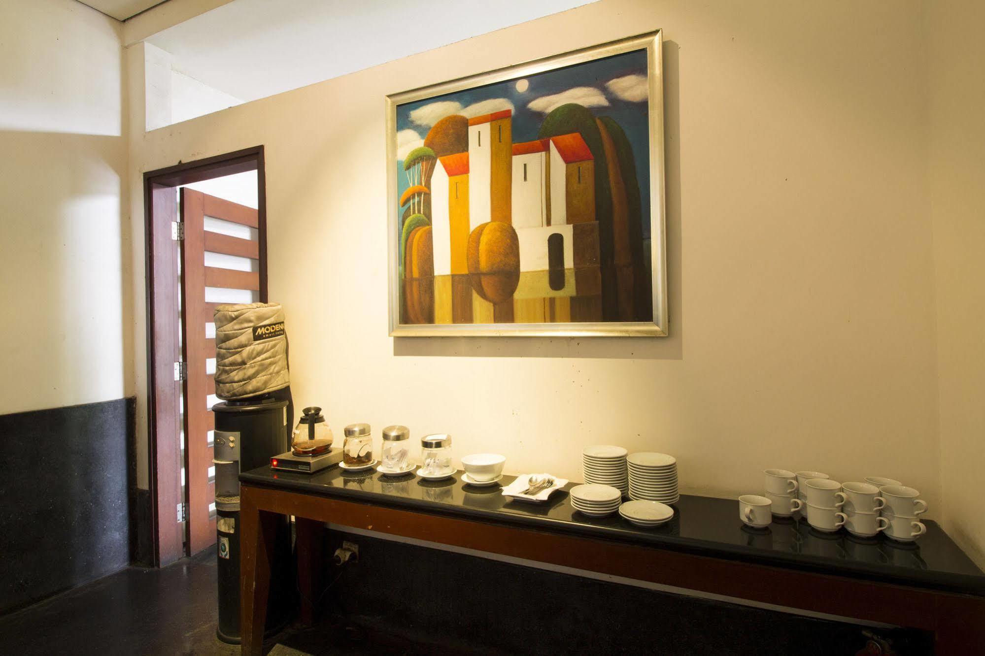 Reddoorz @ Gegerkalong Girang Hotel Bandung Ngoại thất bức ảnh